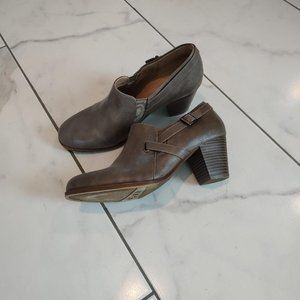 Tan Leather Life Stride